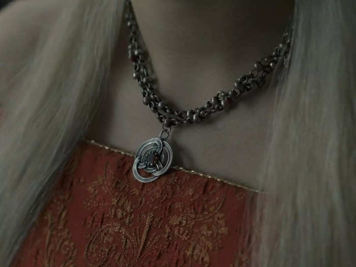 The opening moments of the episode immediately connect Rhaenyra