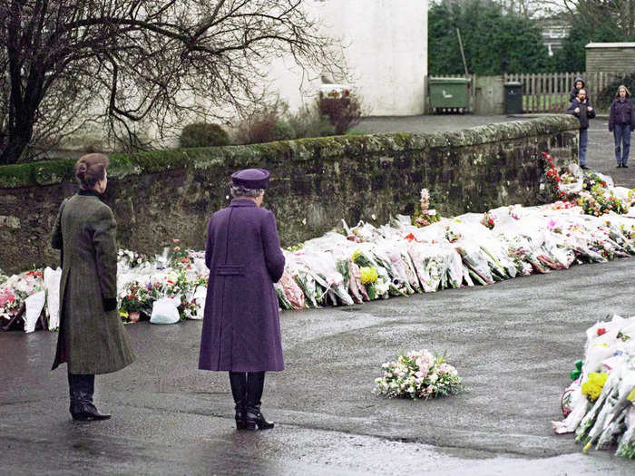 The Queen and Anne paid tribute to the victims of a Scottish school shooting in 1996.