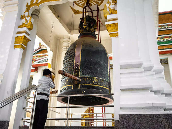 6. Before leaving the temple, ring the bell — locals believe it offers protection and wards off evil spirits.