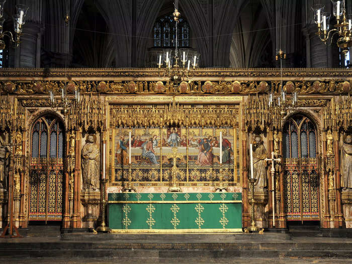 Facing the pavement is the High Altar, where monarchs are crowned, which is gold embellished and was designed in 1867.