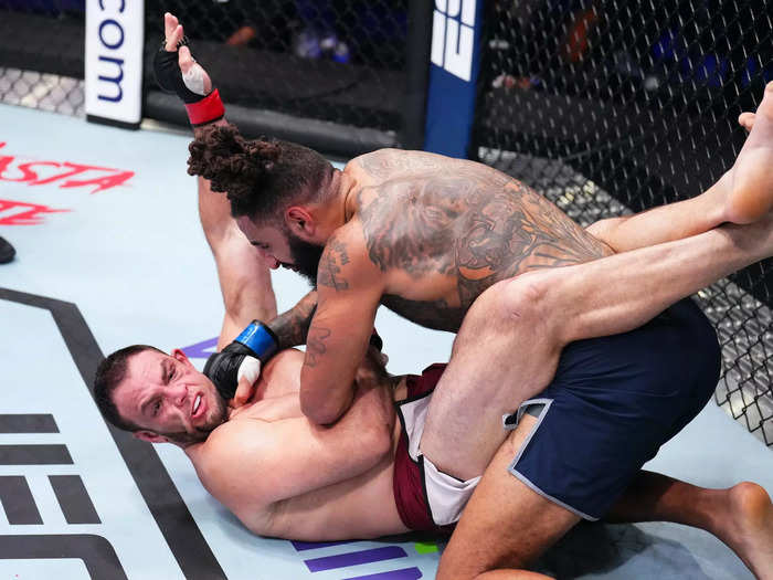 Former NFL defensive end Austen Lane maintained the Contender Series run of early finishes by putting Jacobi away in the first round.