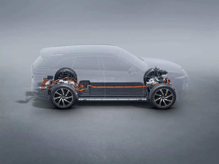 The SUV will also have bidirectional-charging capability, allowing it to share battery power with outside appliances and devices.