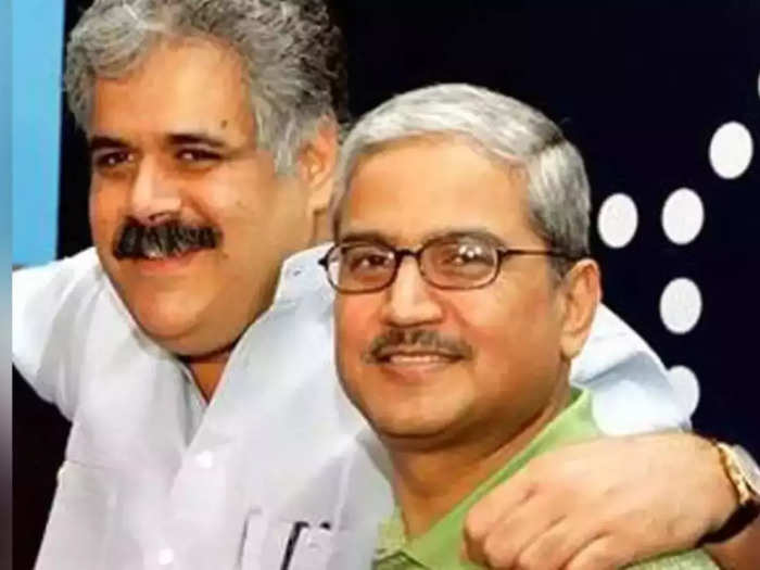 Rakesh Gangwal and family