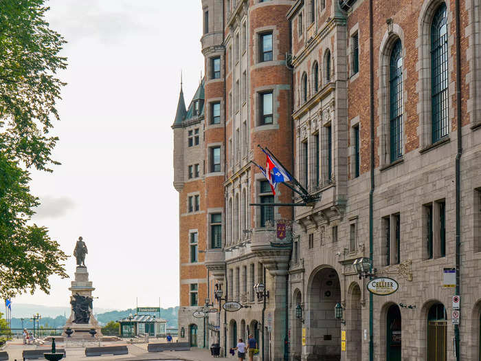 As soon as I saw the Fairmont up close, I could see how it got its reputation as the most photographed hotel in the world. From the outside, with such dramatic architecture framed by incredible views, I thought it was the most stunning hotel I