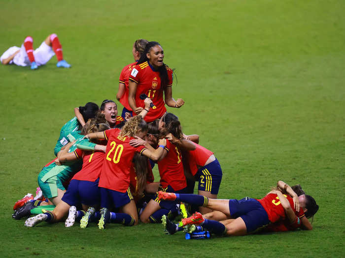 8/28: Players of Spain celebrate after winning a FIFA U-20 Women