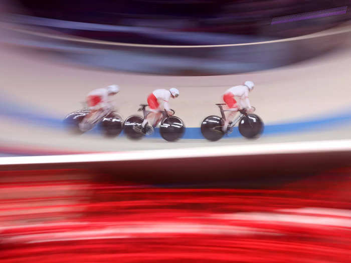 8/11: Polish cyclists compete in the Women