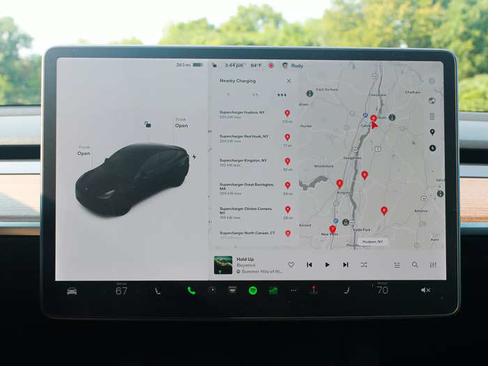 And tech geeks will get a kick out of the big, snappy touchscreen that controls basic vehicle settings and receives software updates.