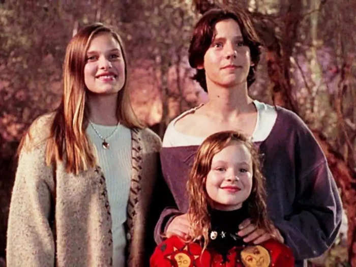 In the original film, Dani Dennison, Max Dennison, and Allison are the main heroes who work together to stop the Sanderson sisters.