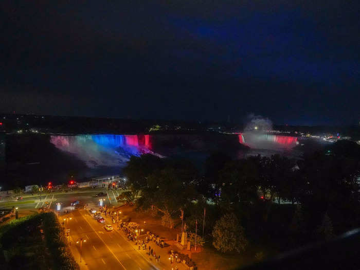 I later learned that these lights are projected onto the water from the Illumination Tower and the Table Rock Centre rooftop. The edge of Horseshoe Falls also has lights on it.