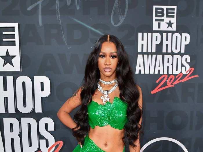 Lakeyah also opted for a green look on the red carpet. Her ensemble consisted of a leather-like mini skirt and tube top set.