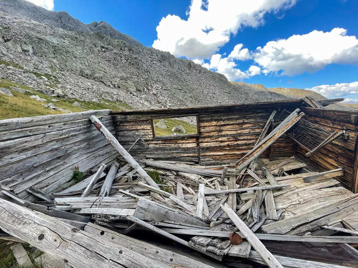 Today, the surrounding mountains still have deposits of gold, according to The Denver Post, and one expert estimated in 2009 that there