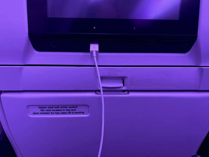 …USB ports in the seatback screen…