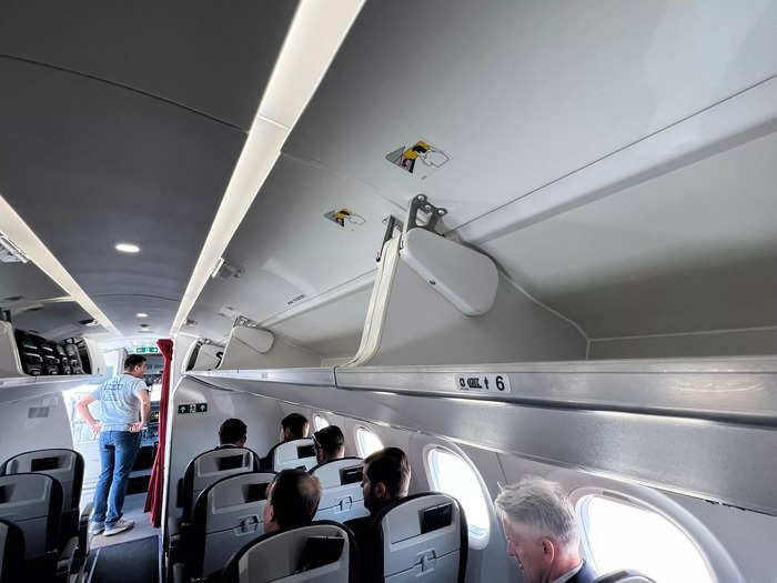 There was plenty of overhead bin space that could fit full-size carry-ons…