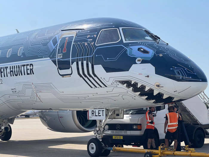 I flew on the E190-E2 at the Farnborough International Air Show 2022 to see what passengers can expect and if the E-2 series lives up to expectations — take a look.