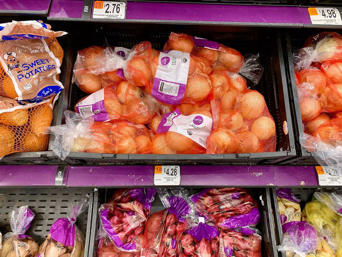 Some produce is pre-bagged, or customers can select their own quantities and weigh them.
