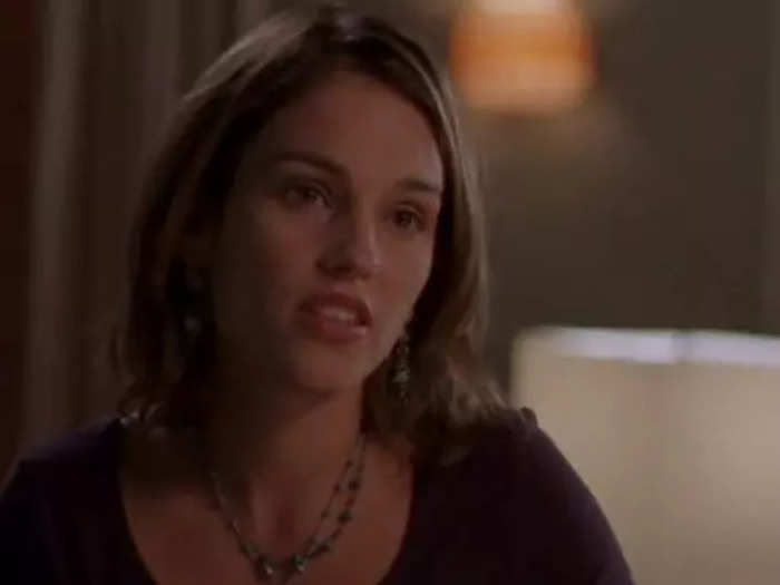 Amy Jo Johnson played Julie Emrick, the first friend that Felicity made at college.