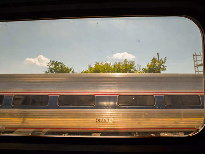 The train began moving on time but a couple of delays along the way made us arrive about an hour later than scheduled in Niagara Falls at 5:50 pm.