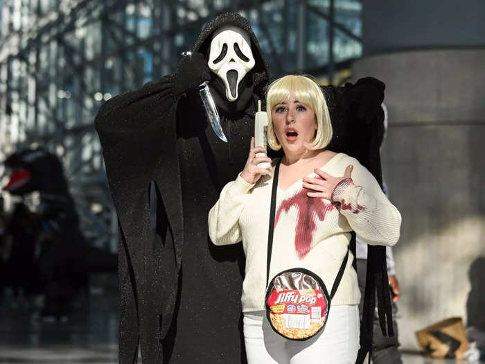 These cosplayers channeled their inner Ghostface and Casey Becker from "Scream."