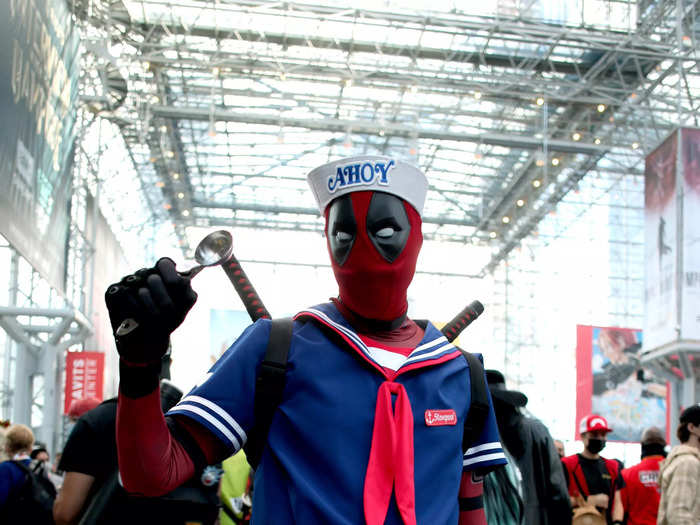 This cosplayer ingeniously combined Deadpool with the uniform for the "Stranger Things" ice cream shop Scoops Ahoy.