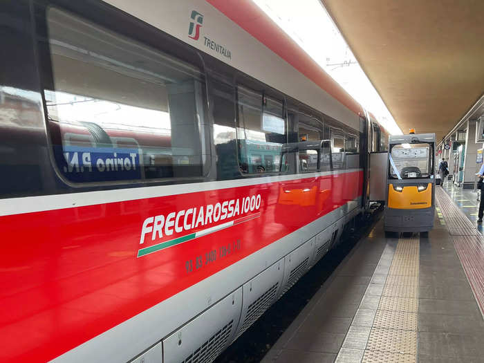 The fleet has two trains: the Frecciarossa ETR 500, which can reach speeds of 300 kilometers per hour, and the Frecciarossa ETR 1000, which has a maximum speed of 400 kph. They are the fastest fleet of trains in Italy and one of the fastest high-speed trains in Europe.