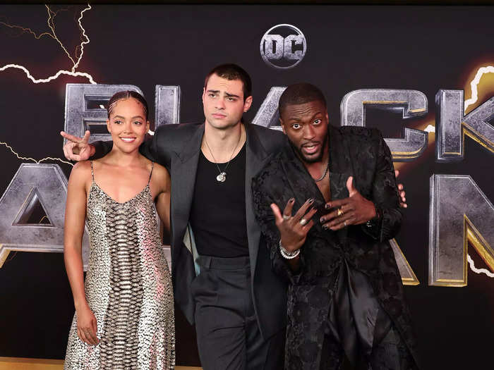 The three young heroes of the Justice League of America posed for a picture together.