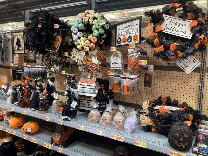 Walmart also stocked decorative Halloween wreaths and centerpieces.