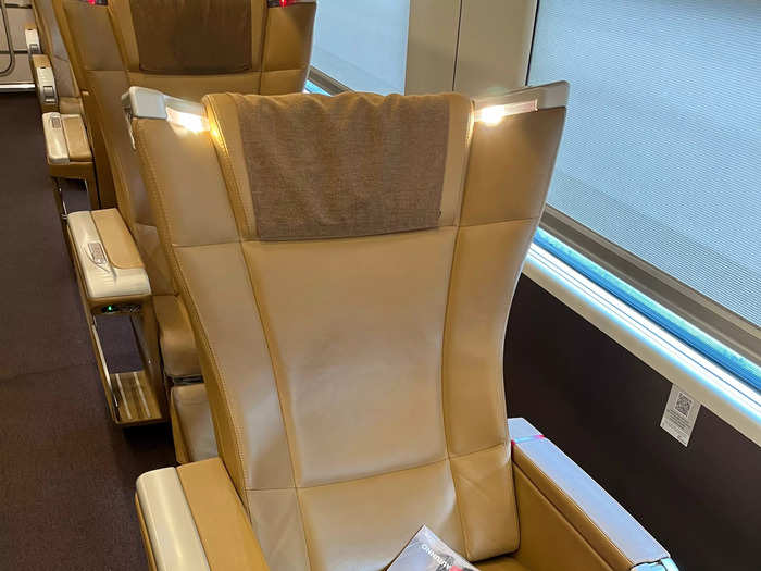 The seats, which had reading lights on the top, were extremely comfortable compared to the smaller ones in standard class. The best thing was that they were able to rotate 180 degrees.