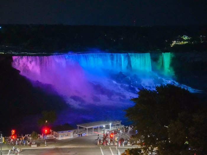 I later learned that these lights are projected onto the water from the Illumination Tower and the Table Rock Centre rooftop. The edge of Horseshoe Falls also has lights on it.