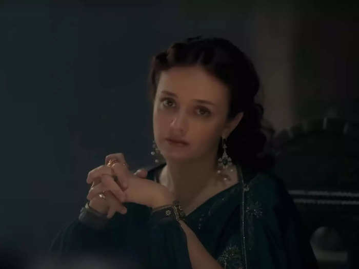 And as an adult, Alicent is portrayed by Olivia Cooke. In both her childhood and adulthood, Alicent has dark red hair and a self-righteous attitude.