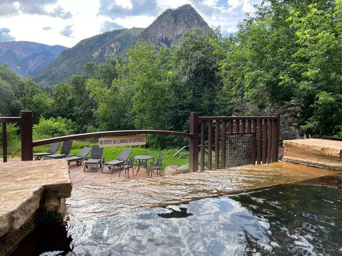 While the large pool felt like soaking in warm bathwater, the middle pool felt toastier (it can get up to 104 degrees Fahrenheit), which was especially soothing to sore muscles. I also liked how the pebbled bottom felt on my feet.