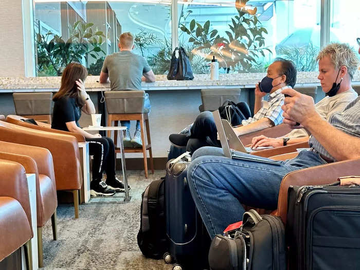 Another negative: The comfy seats were stuffed tightly together throughout the lounge — another symptom of the crush of VIP passengers traveling on LAX’s #1 airline.