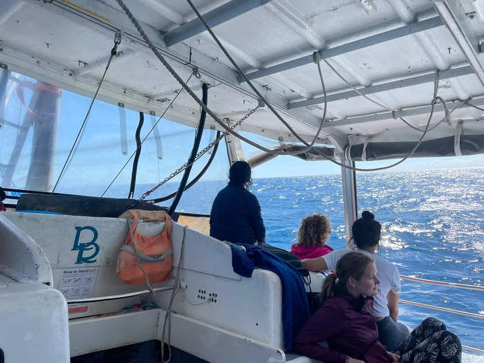 Between dives on both days, the passengers and crew gathered near the steering wheel or sat on the deck and chatted with each another.