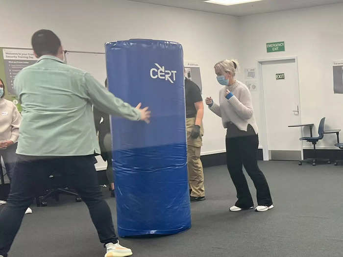 During our tour, we saw a class using dummies and punching bags to practice, which is led by New Zealand police.