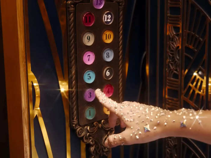 Swift pushes the button for the third floor in the elevator, another clue for "Speak Now (Taylor