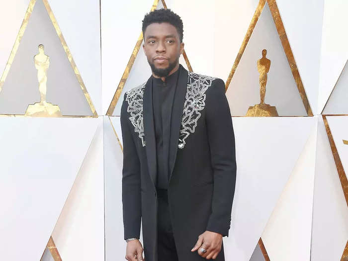 The outfit is similar to Boseman
