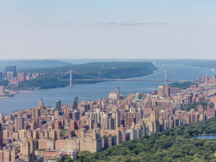 Employees on the upper floors of One Vanderbilt can see the shores of the Atlantic Ocean in Brooklyn to the east, as well as the Hudson River and to the mountains north of Manhattan to the west and north.