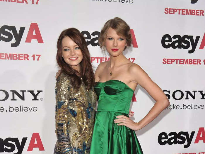 In the early days of her career, Taylor Swift made a fashionable appearance with her friend Emma Stone.