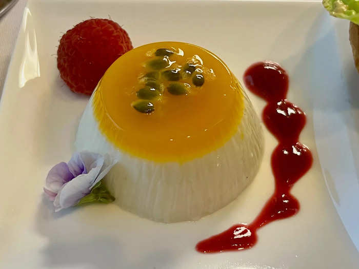 … and a soft jelly dessert.
