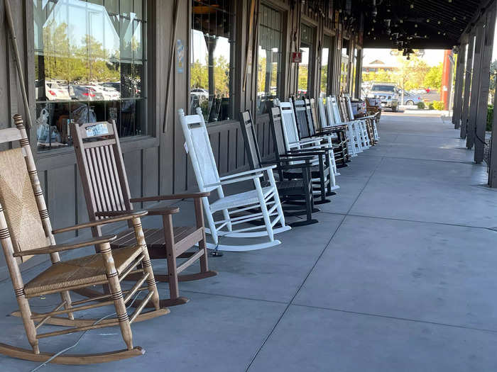 The country vibes started in the parking lot and continued through the whole restaurant.