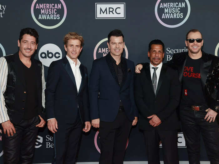 Boyband New Kids on the Block posted a touching tribute to Carter on their Twitter page.