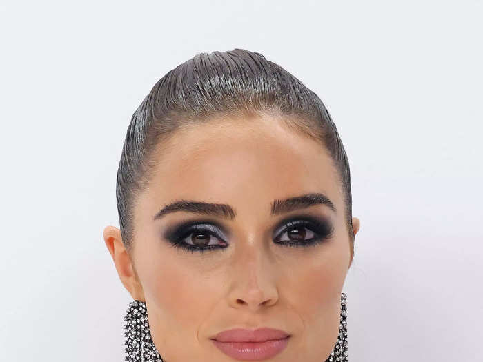 Olivia Culpo experimented with gorgeous cool tones for a stunning eye look.