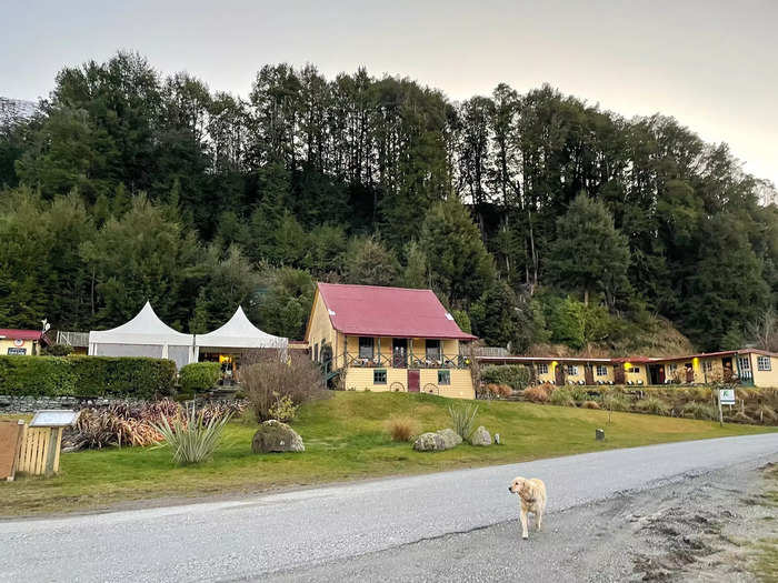 Finally, I approached a scattering of buildings. It was my home for the night, the Kinloch Wilderness Retreat.