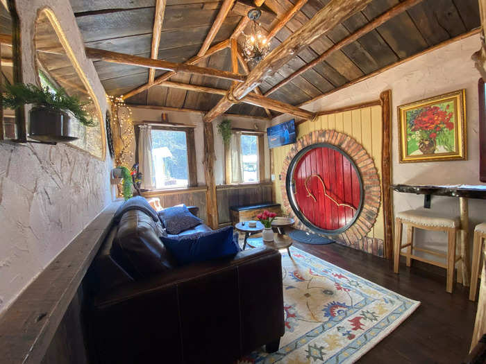 The pair enlisted Randy Jones from Incredible Tiny Homes to make their bespoke 10x20ft homes. Each one cost them $50,000. They spent an additional $40,000 on refurbishments, amounting to a total outlay of nearly $500,000.