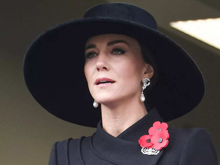 Kate may have also been paying a subtle tribute to her late mother-in-law, Princess Diana, by wearing her diamond-encrusted pearl drop earrings.