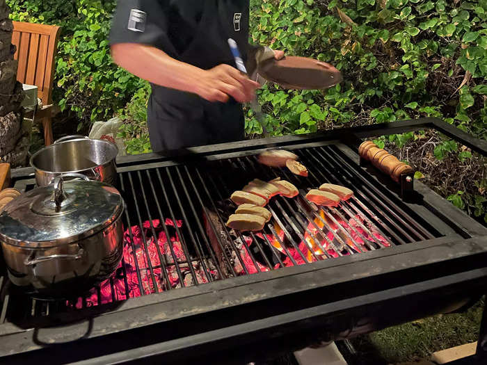 The third course was a more traditional dish: "cultivated" chicken on the grill.