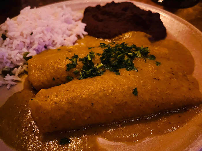 The meatless mixture in the enchiladas de hongos y coliflor was a satisfying blend of mushrooms, walnuts, garlic, and onions. The creamy salsa verde on top really wrapped the flavors together with a spicy kick that wasn