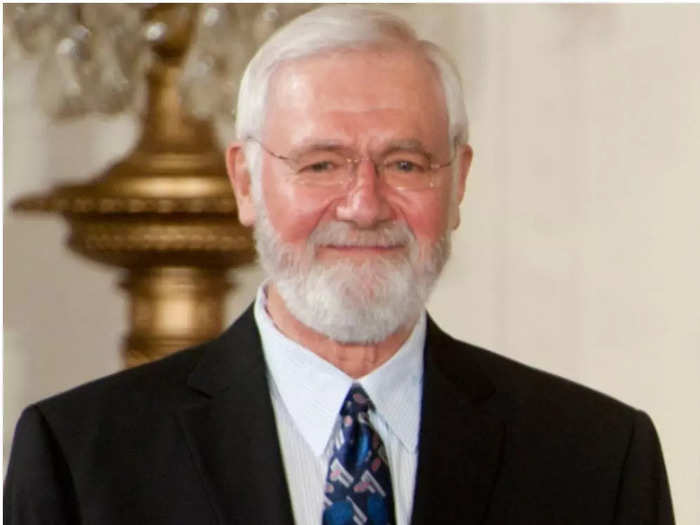 Former CDC director William Foege