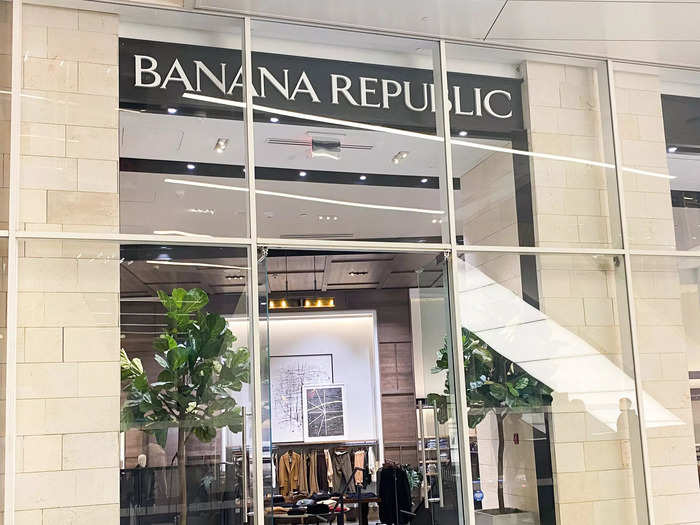 Once I was done at J.Crew, I made my way over to Banana Republic to see what it had to offer.