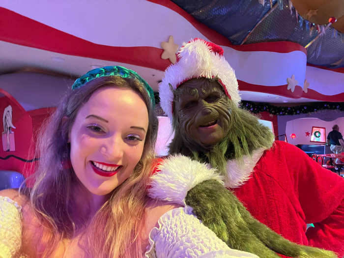 I was really looking forward to seeing the Grinch so I was disappointed that the interaction felt rushed.