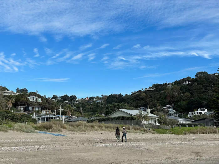 McCarthny also told me to hike Owhanake Bay. There, he said the cliffs allow for a better view of the multi-million-dollar mansions I hoped to see.